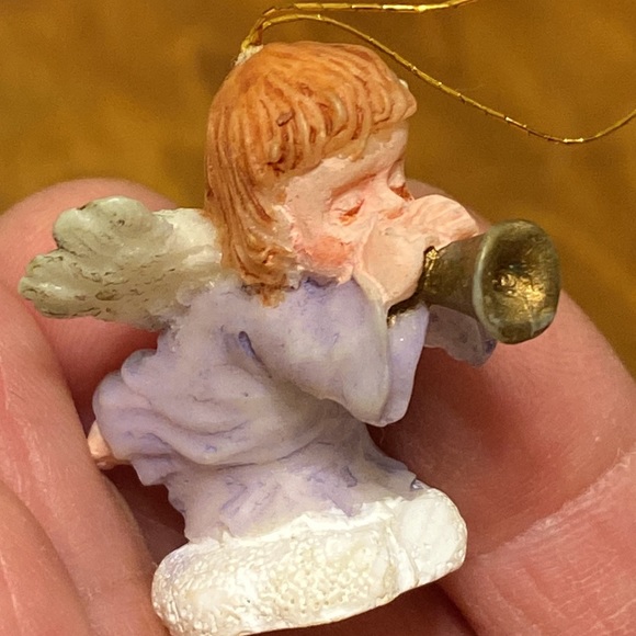 Beautiful angel choir ornaments in resin 5 in all - Picture 2 of 8